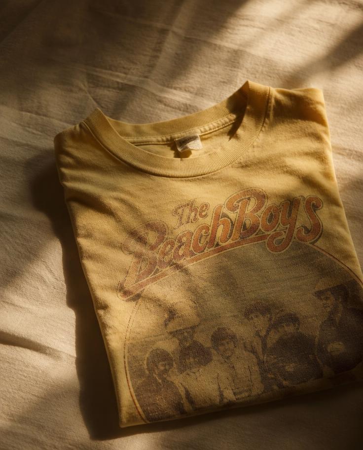 Faded band tee with cracked print